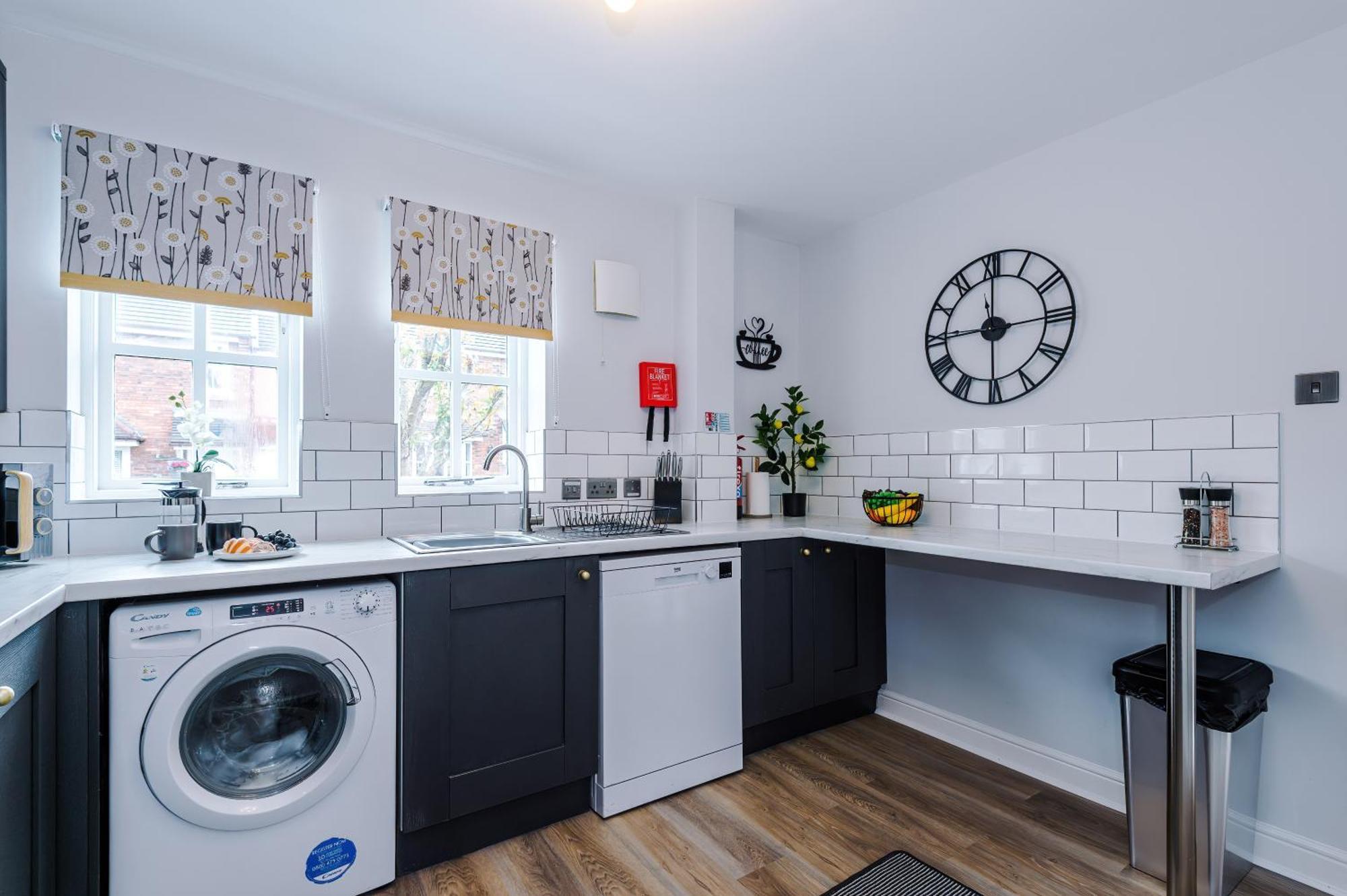 New! Stunning 3-Bed Home In Chester By 53 Degrees Property, Ideal For Groups, Free Parking! Exterior foto